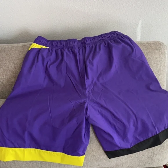 ‼️‼️ BRAND NEW WITH TAGS Puma Basketball Swim Trunks Sz Medium - Picture 2 of 3
